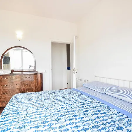 5 Bedroom Awesome In Casalvelino בית נופש *