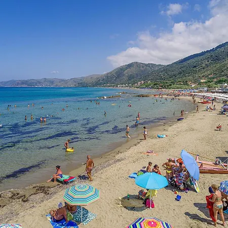 5 Bedroom Awesome In Casalvelino Holiday home *