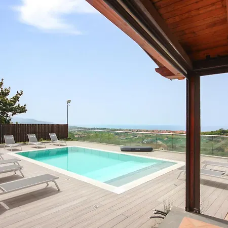 Holiday home 5 Bedroom Awesome In Casalvelino *