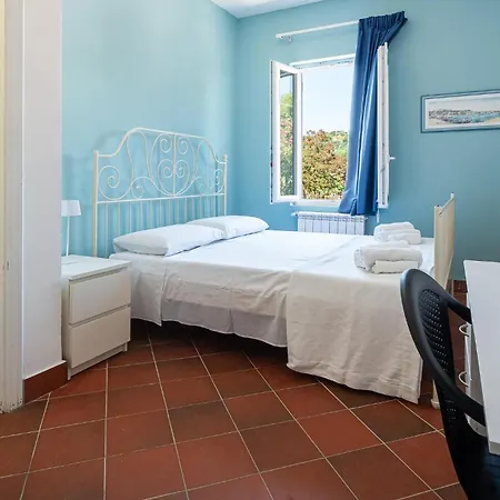 בית נופש 5 Bedroom Awesome In Casalvelino *
