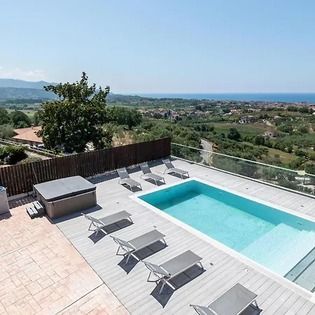 בית נופש 5 Bedroom Awesome In Casalvelino *