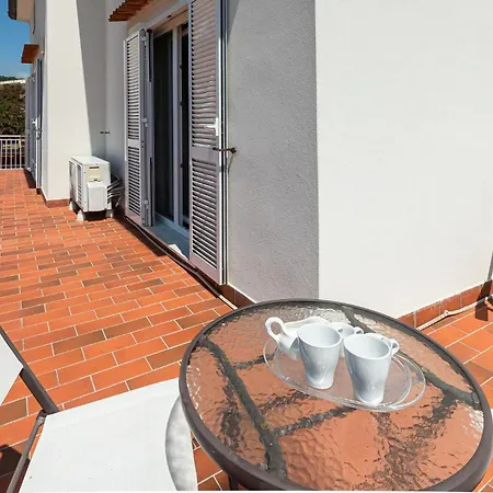 5 Bedroom Awesome In Casalvelino בית נופש קזאל ולינו