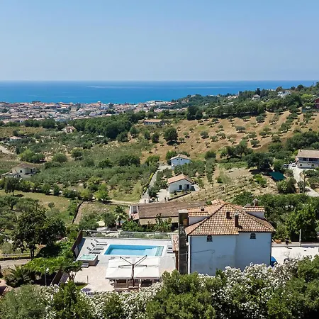 בית נופש 5 Bedroom Awesome In Casalvelino